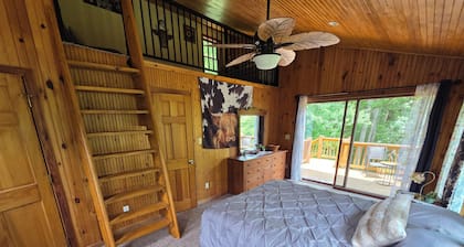 1 Bedroom condo with a mini kitchen sleeps 4