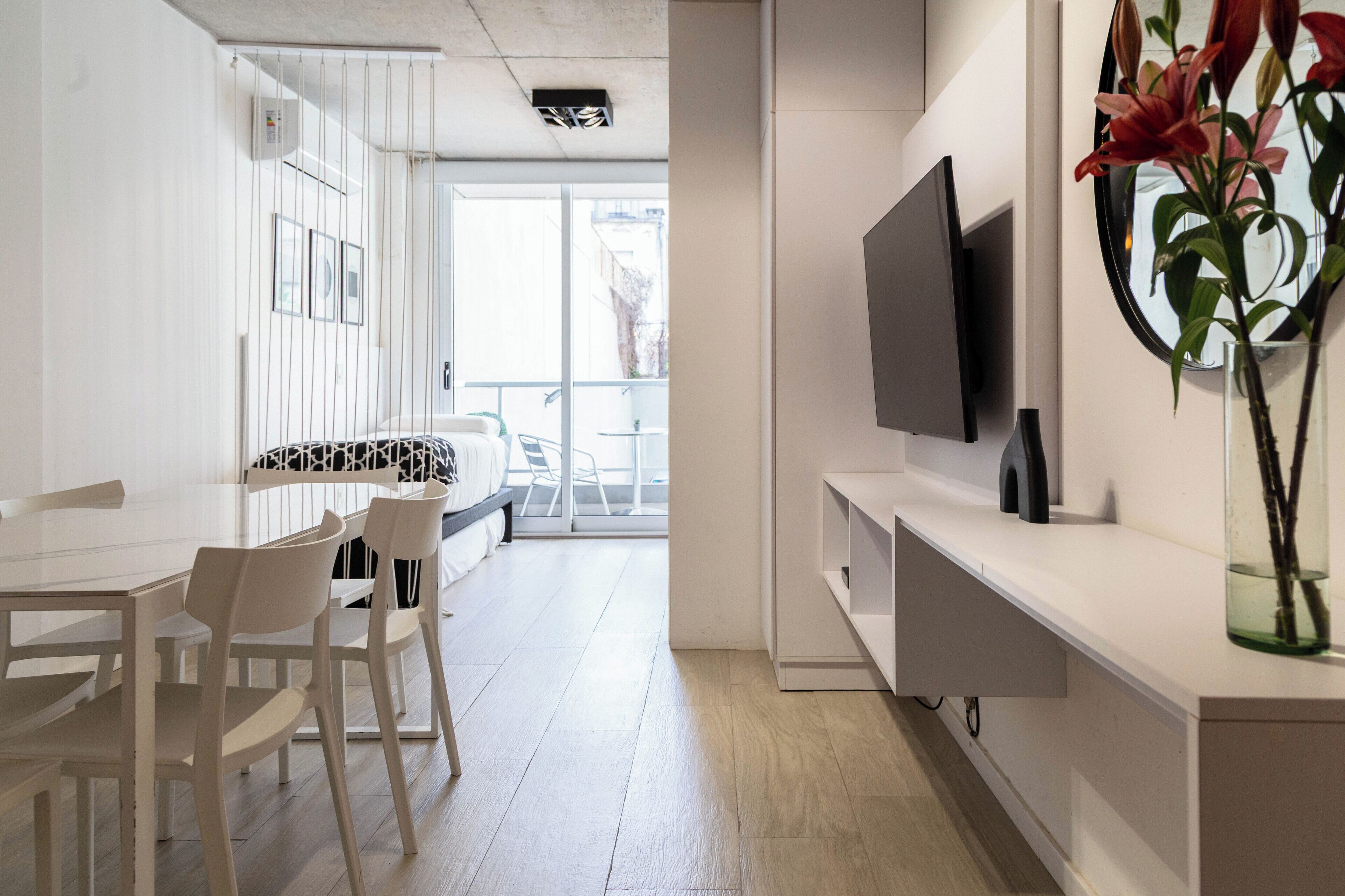 Appartement, 1 chambre, balcon, vue sur la ville | Salle à manger