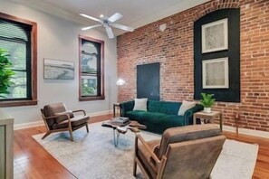 スマートテレビ、書庫