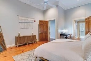 1 chambre, bureau, fer et planche à repasser, Wi-Fi gratuit