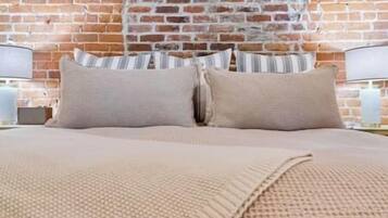 1 soverom, skrivebord, strykejern/-brett og wi-fi (inkludert)