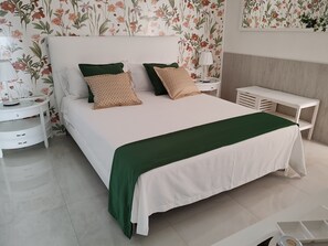 1 chambre, coffres-forts dans les chambres, bureau