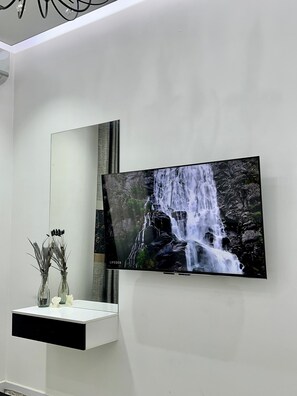 遮光布/窗簾、熨斗/熨衣板、免費無線上網、床單