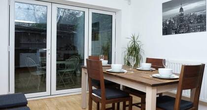Come rain or shine, this is wonderful and welcoming three bedroom home.