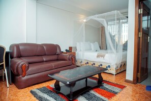 Deluxe Double Room | Meja, ruang kerja komputer riba, Wi-fi percuma 