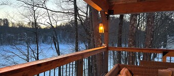 Cozy Sacandaga Lake Home, Sleeps 15, Fire pit, Outdoor deck, Pet Friendly!