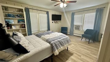 6 bedrooms, WiFi, bed sheets