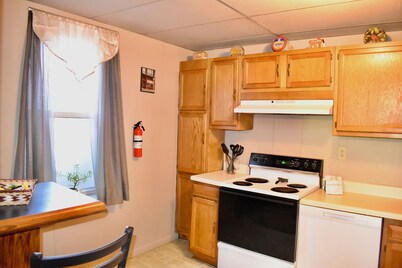 Train View a spacious 3-bedroom upstairs apartment with WiFi in Northfork