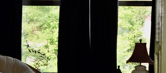 Train View a spacious 3-bedroom upstairs apartment with WiFi in Northfork