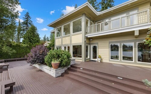 Spacious 6-bedroom Luxury House with Lake Access Lynnwood, Washington
