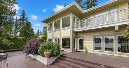 Spacious 6-bedroom Luxury House with Lake Access Lynnwood, Washington