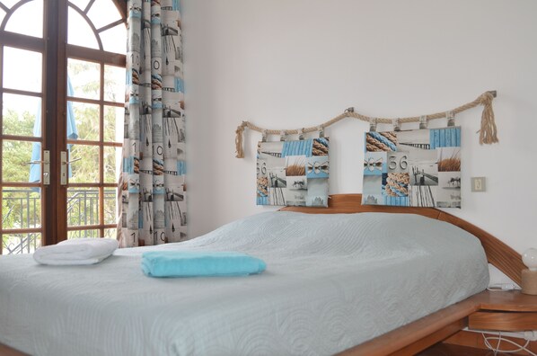 6 bedrooms, iron/ironing board, travel cot, WiFi