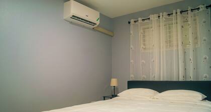 Spacious 2/3/4 bedroom townhome overlooking Kingston 8 with A/C and WiFi
