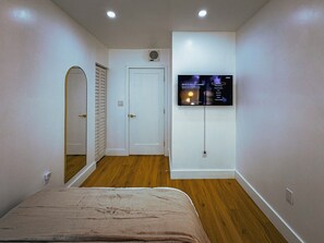 Iron/ironing board, WiFi, bed sheets - Casa Mango in Miami - Sleeps 6 (Miami)