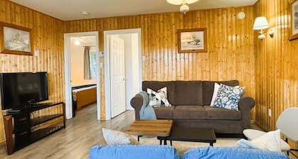 Mountain View Escape: Spacious 2BR on Cabot Trail | Close to Baddeck