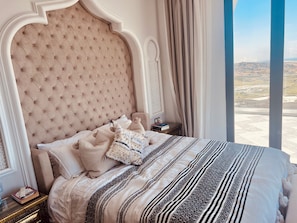 5 chambres, fer et planche à repasser, Wi-Fi, draps fournis