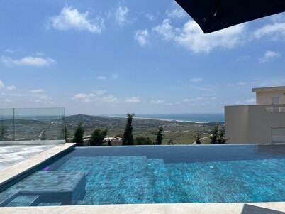 Elegant Sea View Villa  5BR, Salt Pool, Tangier Escape