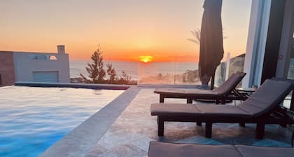 Elegant Sea View Villa 5BR, Salt Pool, Tangier Escape