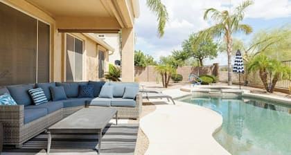 Village House: Desert Oasis! Pool & Spa