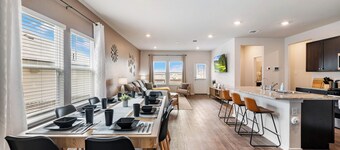 5BR Family Retreat Near Lackland BMT SeaWorld Riverwalk