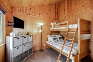 2 bedrooms, bed sheets