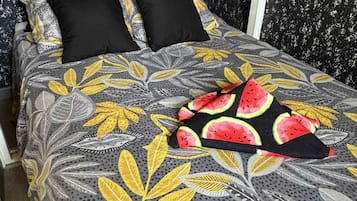 3 bedrooms, travel crib, free WiFi, bed sheets