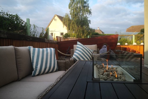 Relax in comfort and Tranquility at your Galway Nautical Paradise