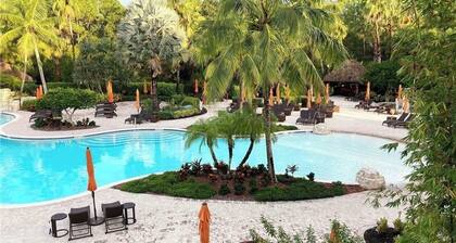 3Bedroom 2.5 bath townhome in beautiful Naples Florida
: