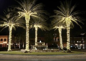 Property grounds - 3Bedroom 2.5 bath townhome in beautiful Naples Florida

: (Naples)