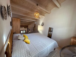 1 chambre, fer et planche à repasser, Wi-Fi gratuit, draps fournis