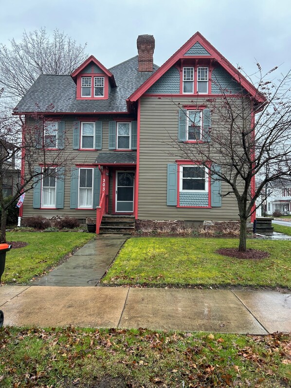 Exterior - Old Victorian Duplex (Milton)