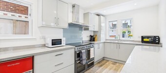 High-End 4BR 4BA • Central • Ideal for Groups