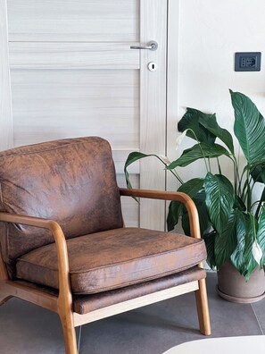 Double Room, Ground Floor, Private Entrance | Premium bedding, free minibar, laptop workspace, free cribs/infant beds - La Campanula (La Spezia)