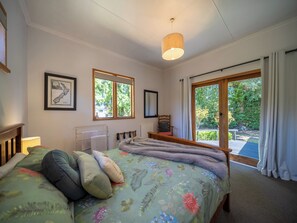 3 chambres, fer et planche à repasser, Wi-Fi, draps fournis