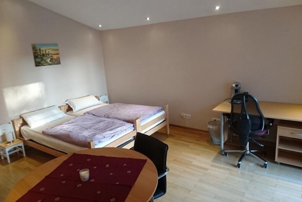 1 chambre, fer et planche à repasser, Wi-Fi, draps fournis