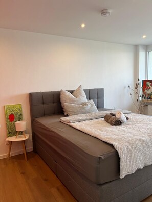 2 bedrooms, WiFi, bed sheets - Top Floor | 2-room | Panorama (Neufahrn bei Freising)