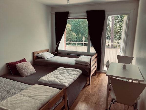 3 Schlafzimmer, Schreibtisch, Bügeleisen/Bügelbrett, kostenloses WLAN