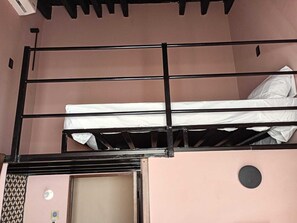 Economy Studio, 1 Double Bed with Sofa bed | Free WiFi