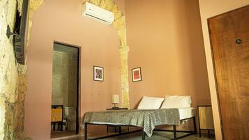 Basic Double Room, 1 Double Bed | Free WiFi