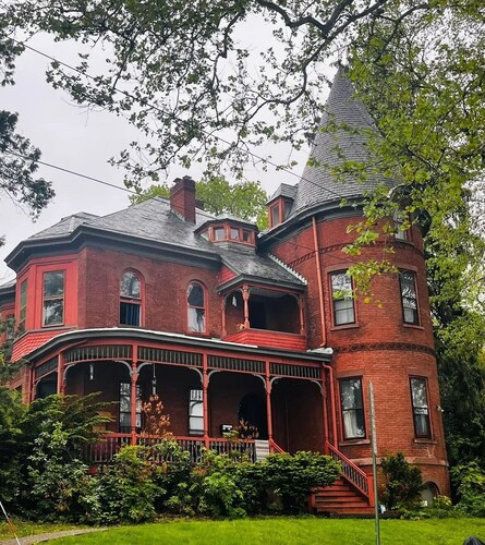 The Eagle Nest 2bd, Newburgh near DIA:Beacon and Storm King