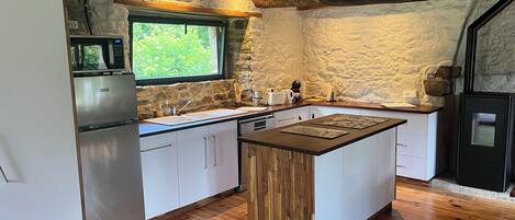 Micro-ondes, four, plaque de cuisson, lave-vaisselle