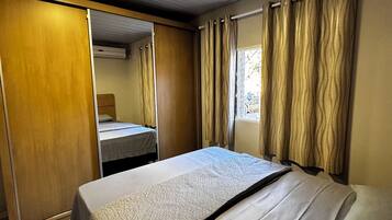 2 chambres, fer et planche Ă repasser, Wi-Fi, draps fournis