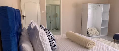 4 chambres, fer et planche Ă repasser, Wi-Fi, draps fournis
