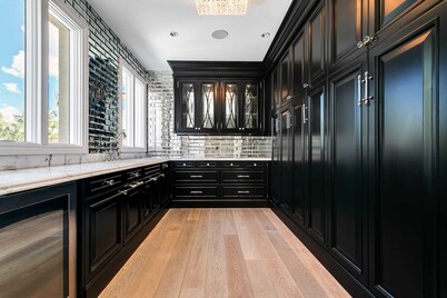 Mansion Waterfront Living WOW Luxurious 21,756 SQFT Near Beach