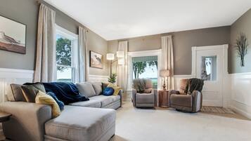 Smart TV, fireplace, DVD player, table football