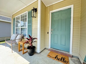 Exterior detail - Big Sky Bungalow - 5 Beds, Sleeps 8, 4 TVs (Valdosta)