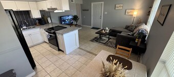 Charming 2-bedroom apartment with AC, WiFi in wonderful Smithville