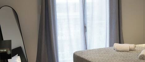 2 chambres, bureau, fer et planche Ă repasser, accĂšs au Wi-Fi (inclus)