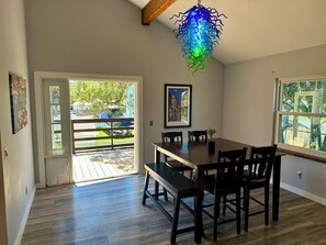 Dining - Luxe 4BR 2.5B Treetop Beach Escape Sleeps 10 Near #1 Beaches & Downtown St. Pete (St. Petersburg)