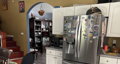 Charming 1-bedroom in single family home-WiFi, AC in delightful New Carrollton